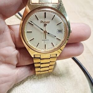 Vintage 1980's Pulsar Gold Men's Quartz Watch